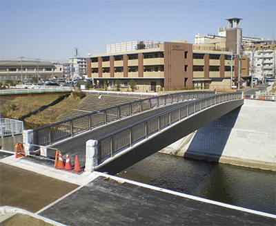 谷本人道橋が完成