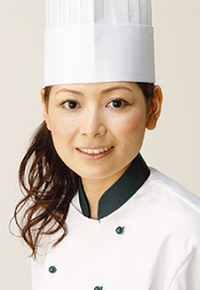 講師の柿沢安耶さん