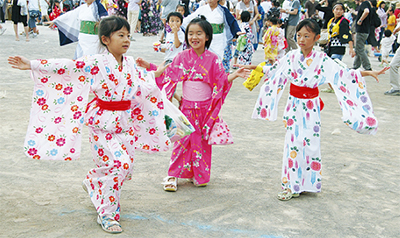 http://www.townnews.co.jp/0104/images/bonP1_0806.jpg