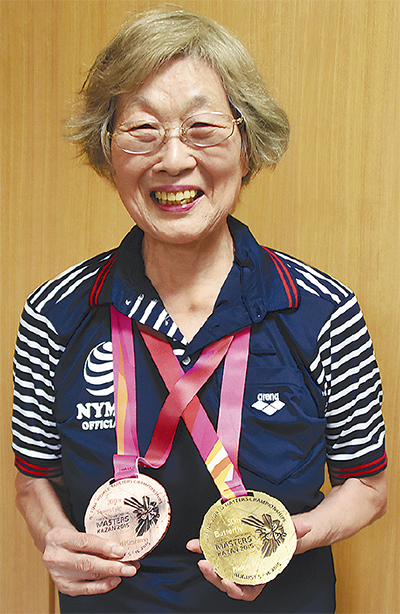 上白根鹿島翠さん 世界水泳2種目で金・銅 マスターズ露大会で活躍 | 旭