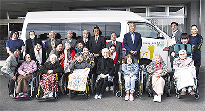 日本財団助成で福祉車両