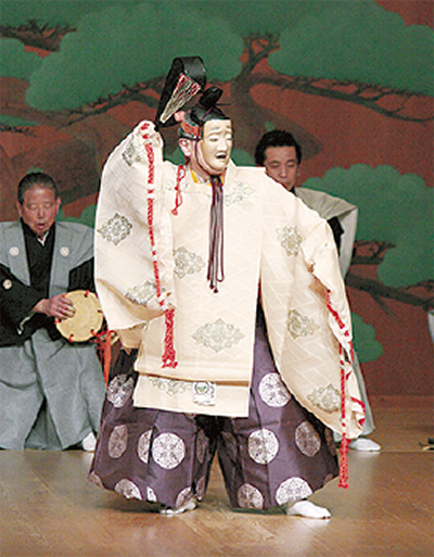 伝統の「鎌倉薪能」