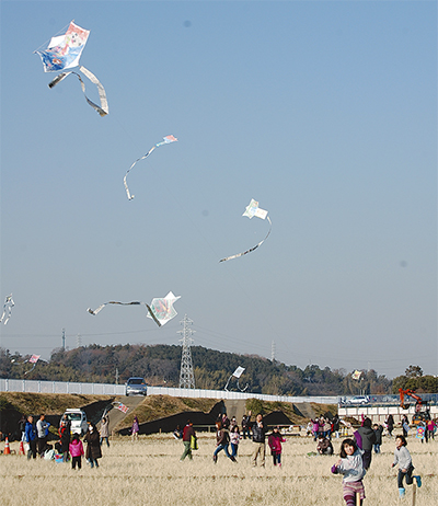 東俣野伝統の凧あげ