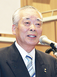 就任挨拶をする山野井氏