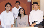 又吉社長（前列中央）とスタッフ