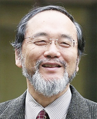 講師の汐見稔幸さん