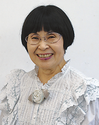 「身の上相談」　2003年作　福田朝子　創作人形　おばあちゃん　母　猫 身の上相談」 2003年作 福田朝子 創作人形 おばあちゃん 母 猫