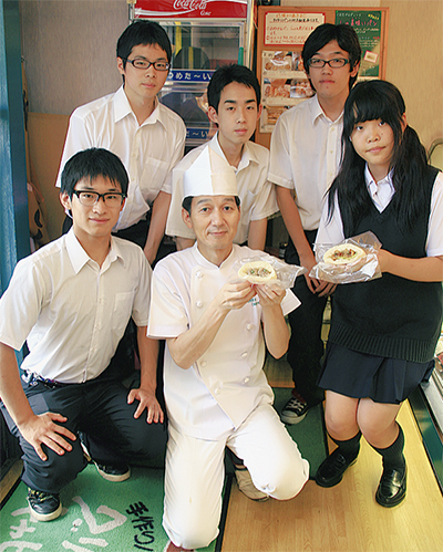 Ｙ校生、地元店とパン開発