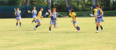 県立高初の全面芝生化