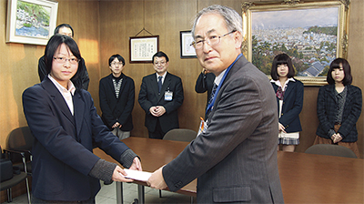 横総高､さくら貯金に寄付