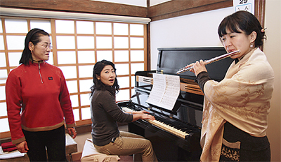 音楽､フリマで支援