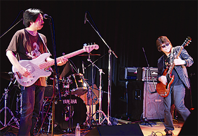 君嶋屋社長がロックライブ