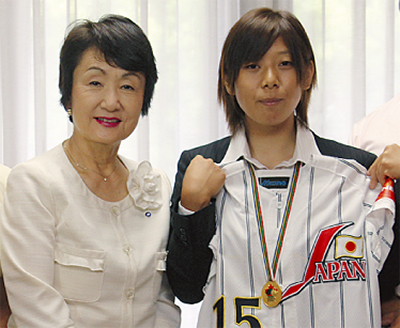 世界一吉井さん市長を表敬訪問