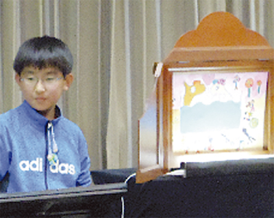 大人顔負けの手作り紙芝居