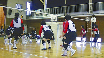 慶大選手が指導