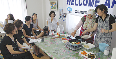 世界の家庭料理学ぶ