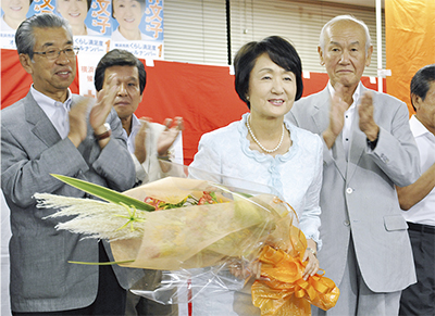林文子氏、圧勝で再選