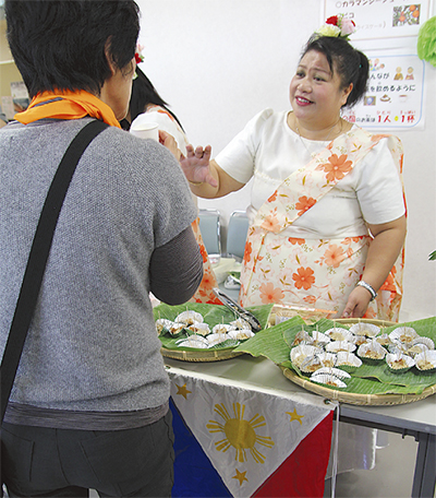 不安の中 母国を支援
