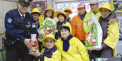交番署員を激励