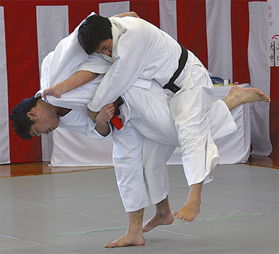 熱戦の連続に大歓声