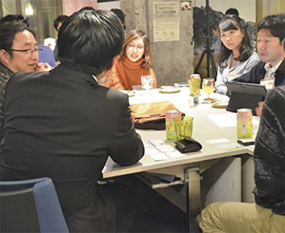 市民と政治家語り合う