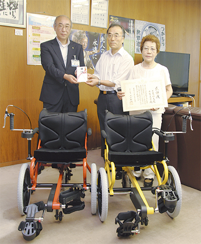 車いす15台を寄付