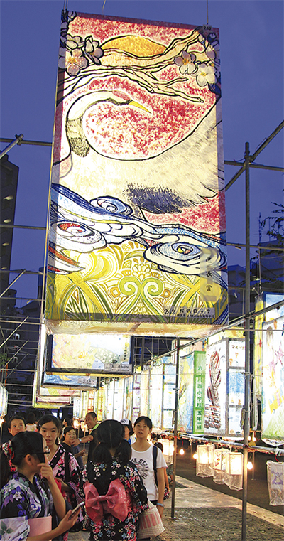 猛暑の南まつりに５万人