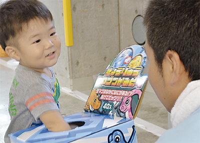 こども祭りに笑い声響く