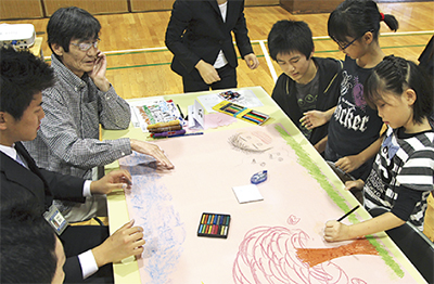 児童ら将来語り合う