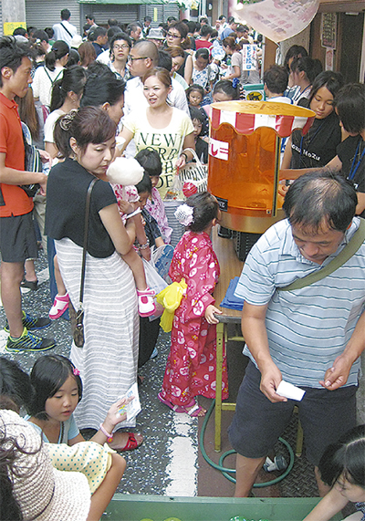 ドンドンで恒例縁日