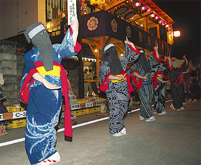 秋田の盆踊りを体験