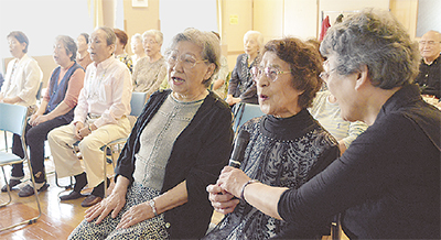歌声サロンで健康育む