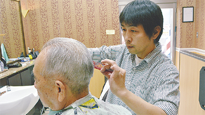 カット850円でも”高級志向”