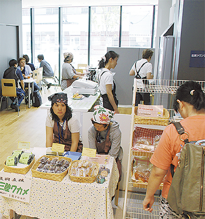 区庁舎に念願の喫茶店