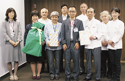 売上金で玩具寄付