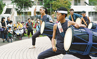虹のフェスタ、和やかに