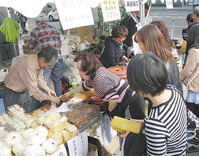 商店街販売で蒔田にぎわう