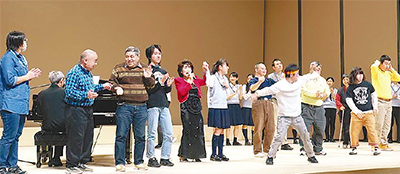 歌で交流 心一つに