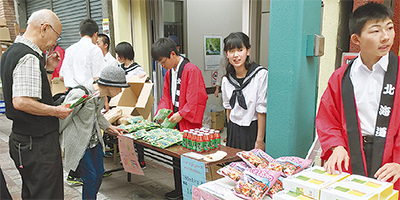 北海道の生徒が販売会