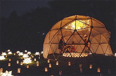 「緑の森の小さな影」がテーマ