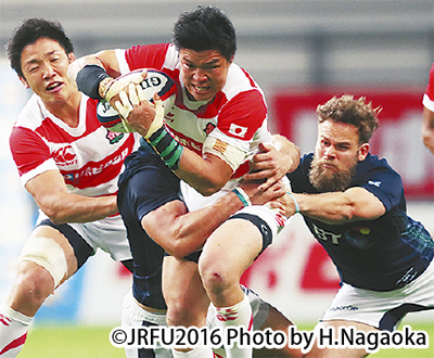 横浜で歴史的勝利を