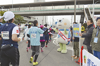 横浜マラソンで大歓声