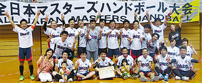 マスターズハンドボール 西中ｏｂが活躍し優勝 県代表のｇｈｂｐ 中原区 タウンニュース