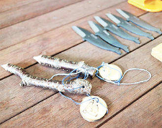 小枝のえんぴつ（市提供）