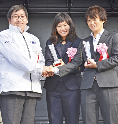 大和市 ゆかりの3選手を特別表彰 なでしこジャパン活躍で | 大和