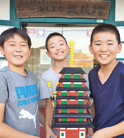 「レゴ製七重の塔」を寄贈