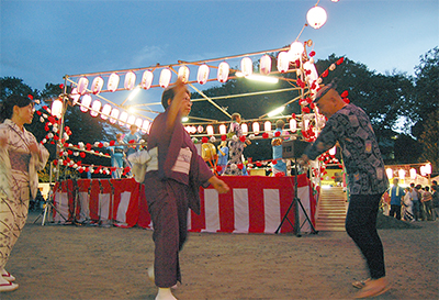 夏を彩る盆踊り かにが沢公園でまつり | 座間 | タウンニュース