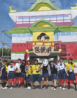 伊勢高入口には大きなアーチ