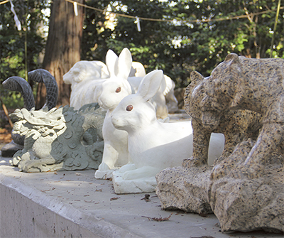 三之宮比々多神社 十二支を一堂に 杉山茂さんが12年かけて奉納