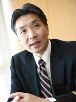 講演する小出宗昭氏